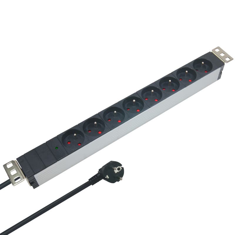 MULTI PRISE RACABLE 8PORTS